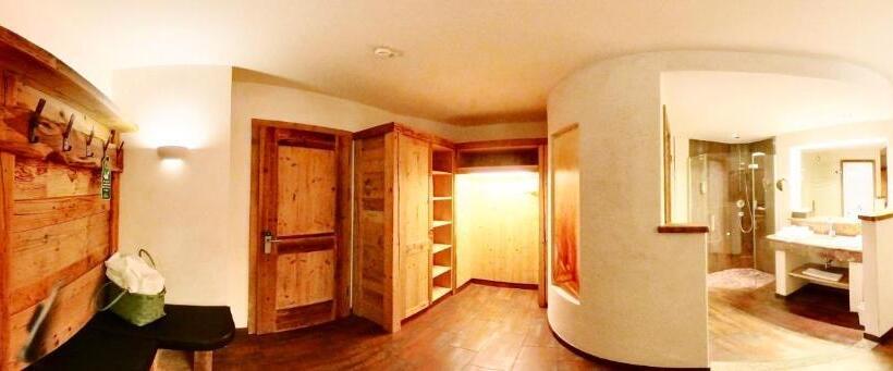 סוויטת ג'וניור, Feuriger Tatzlwurm