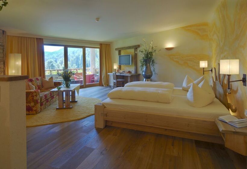 סוויטה, Feuriger Tatzlwurm