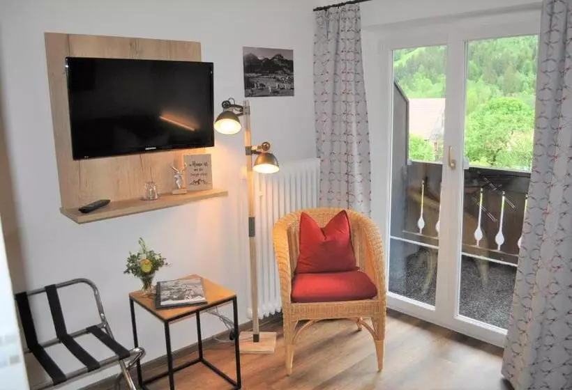 Standard Yhden Hengen Huone Parveke, Garni Malerwinkl