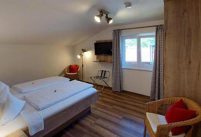 إستديو قياسى مزود بشرفة, Garni Malerwinkl