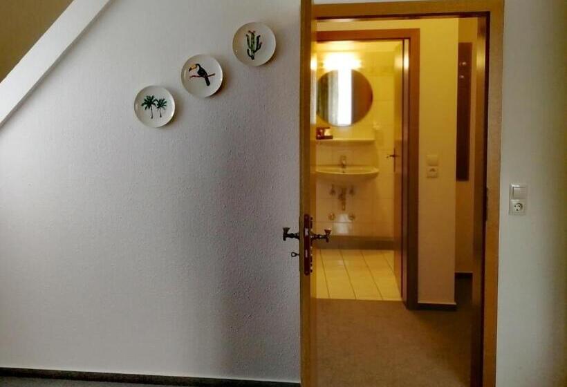 غرفة قياسية مطلّة علي الحديقة, & Gasthaus Zum Domkreuger