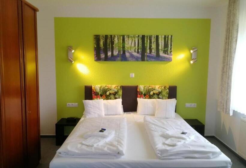 غرفة قياسية مطلّة علي الحديقة, & Gasthaus Zum Domkreuger