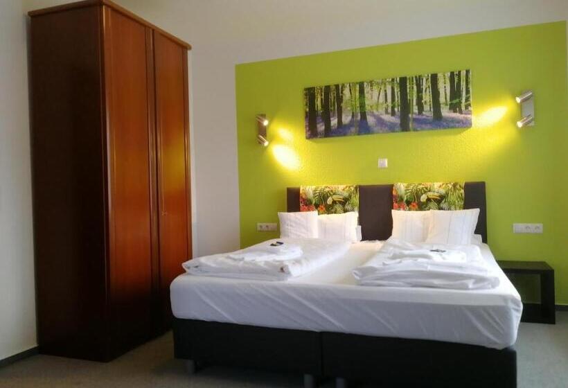 غرفة قياسية مطلّة علي الحديقة, & Gasthaus Zum Domkreuger