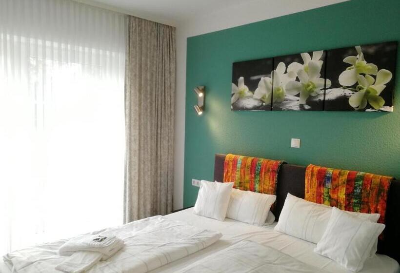 غرفة قياسية مطلّة علي الحديقة, & Gasthaus Zum Domkreuger