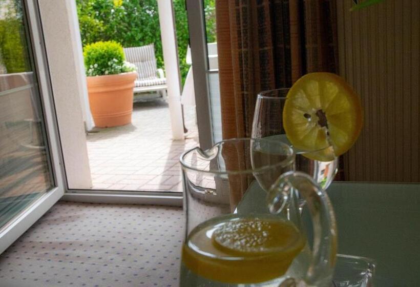 스탠다드 스튜디오 (테라스구비), Haus Am Steinberg