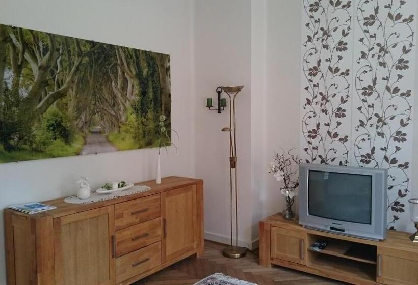 低层单卧公寓, Haus Hohenzollern & Haus  Ambiente