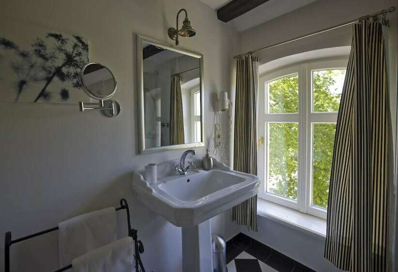 标准单人间, Hochzeitshaus