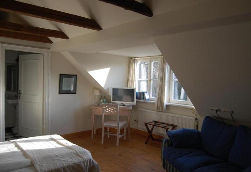 标准间, Hochzeitshaus