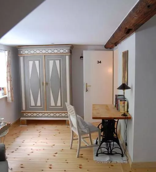 Comfort-huone, Hochzeitshaus