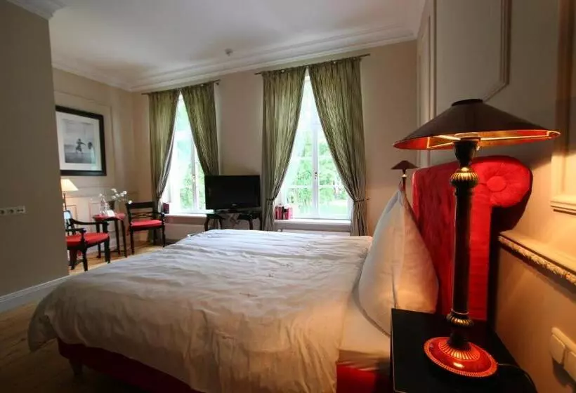 Comfort-huone, Hochzeitshaus