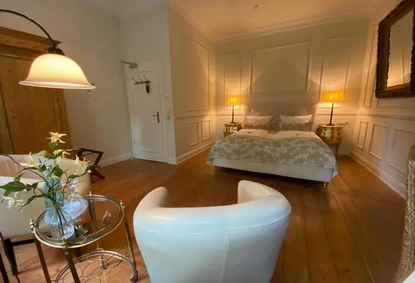 Comfort-huone, Hochzeitshaus