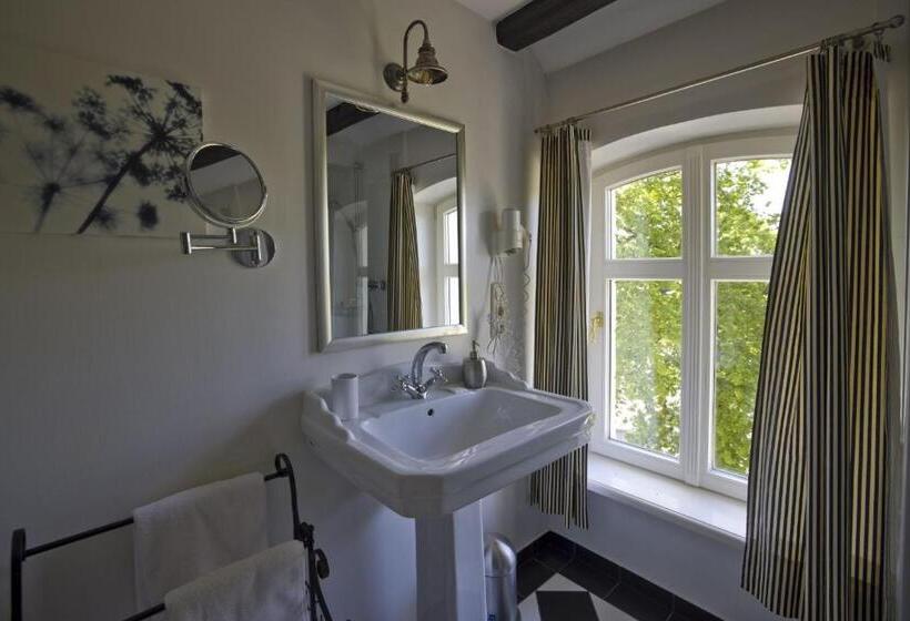 标准单人间, Hochzeitshaus