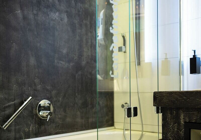 חדר משפחתי, Wirtshaus & Hotel Landsknecht