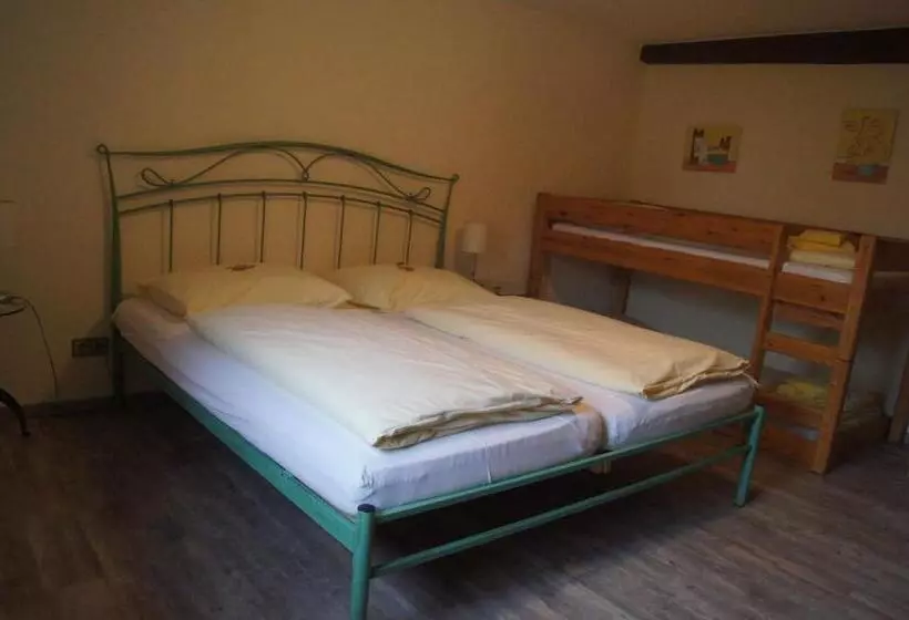 اتاق استاندارد سه نفره, Land Gast Hof Walkmühle