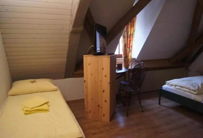 اتاق استاندارد سه نفره, Land Gast Hof Walkmühle
