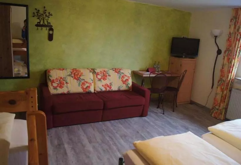 اتاق استاندارد سه نفره, Land Gast Hof Walkmühle