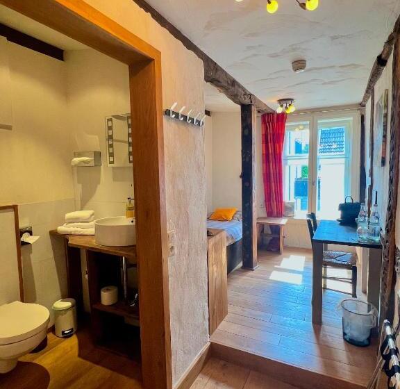 חדר סטנדרט יחיד, Pemü