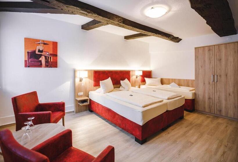 スタンダードトリプルルーム, Stadt Kassel