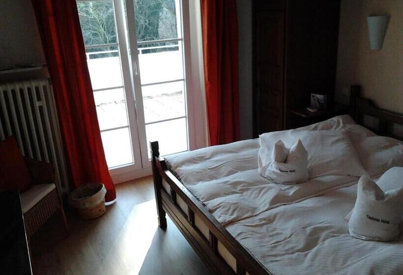 스탠다드 룸, Teutonia