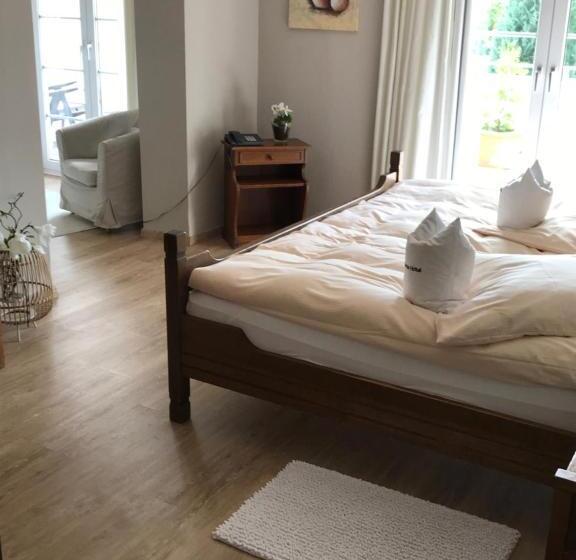 스탠다드 룸, Teutonia