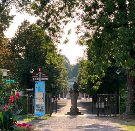 스탠다드 룸, Teutonia