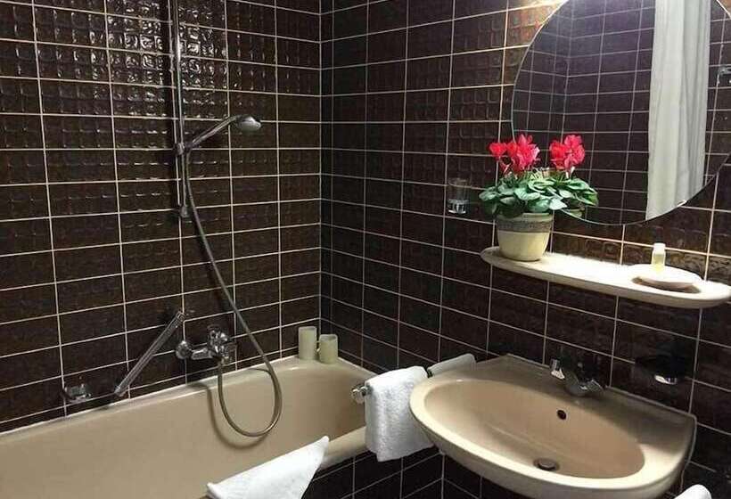 스탠다드 룸, Teutonia