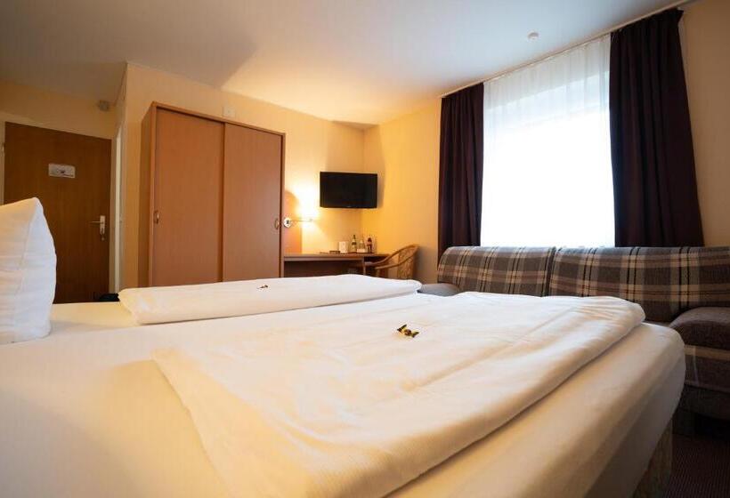 标准三人间, Zum Prinzen Sinsheim