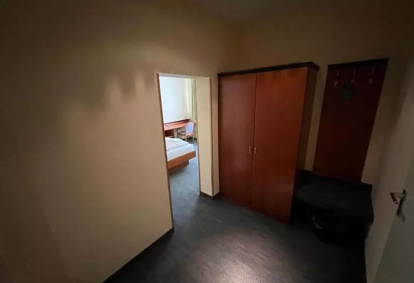 اتاق استاندارد سه نفره, Gasthof Postbräu Dingolfing