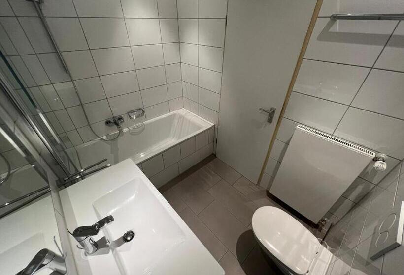 Номер Стандарт Трехместный, Gasthof Postbräu Dingolfing