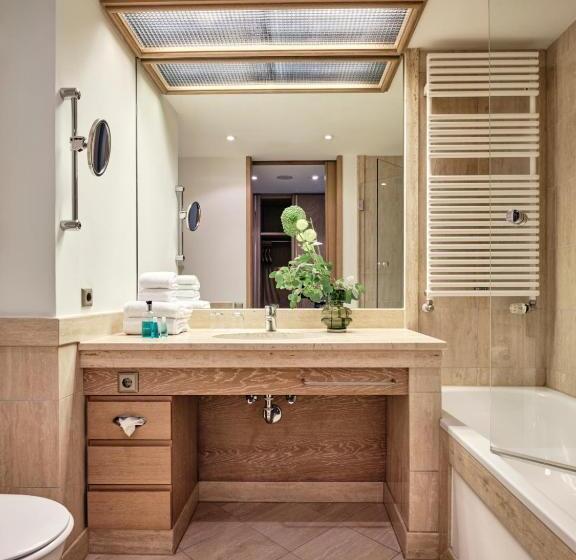 스탠다드 룸, Zur Post