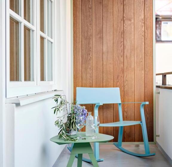 디럭스 룸, Zur Post