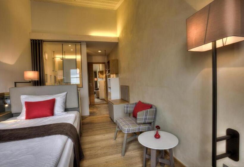 싱글 디럭스 룸, Zur Post