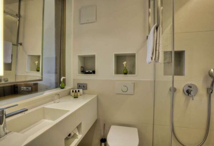 싱글 디럭스 룸, Zur Post