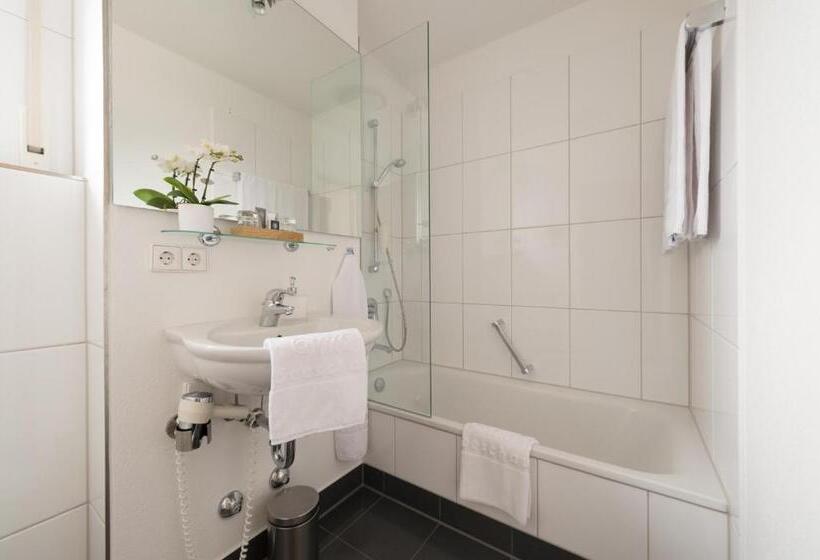 غرفة قياسية مطلّة علي البحيرة, Villa Seeschau   Adults Only