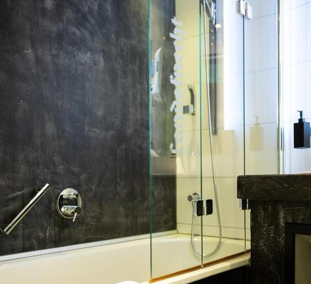 חדר משפחתי, Wirtshaus & Hotel Landsknecht