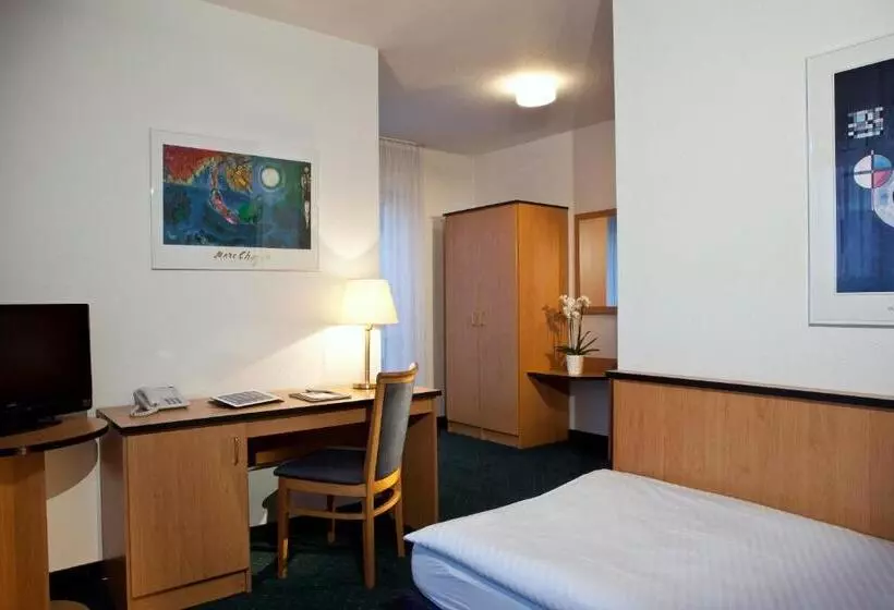 Standard Yhden Hengen Huone, Airport Hotel Stetten