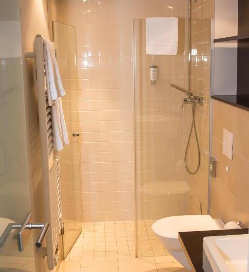 جناح جونيور, Avital Resort