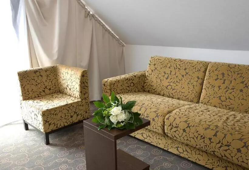 スイート, Avital Resort