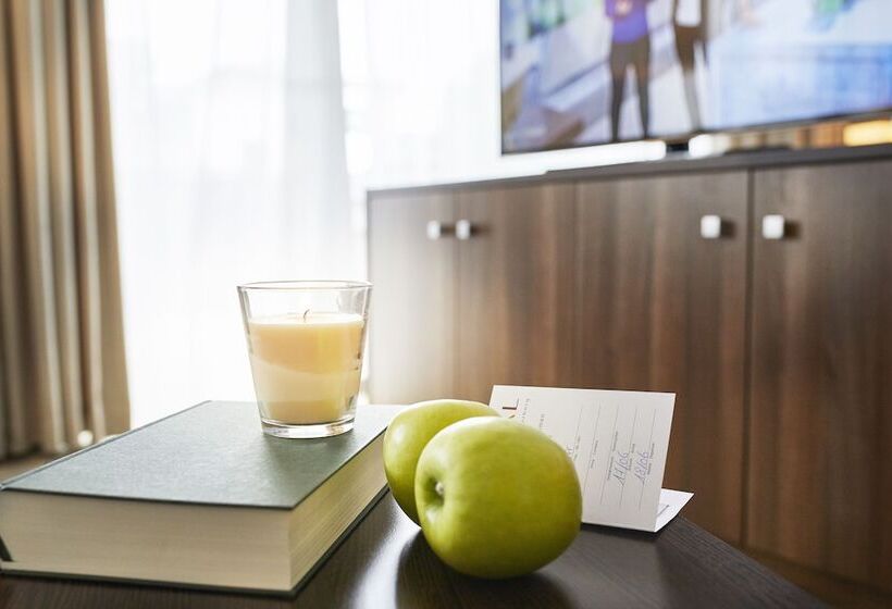 جناح جونيور, Avital Resort