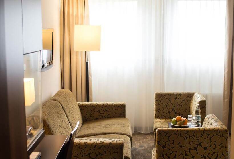 جناح جونيور, Avital Resort