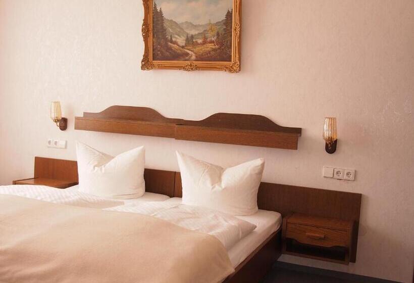 Quarto Triplo Standart, Fidelitas