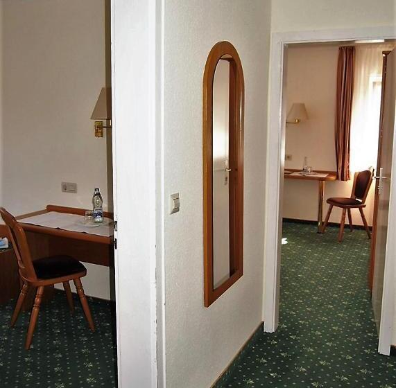 Quarto Triplo Standart, Fidelitas