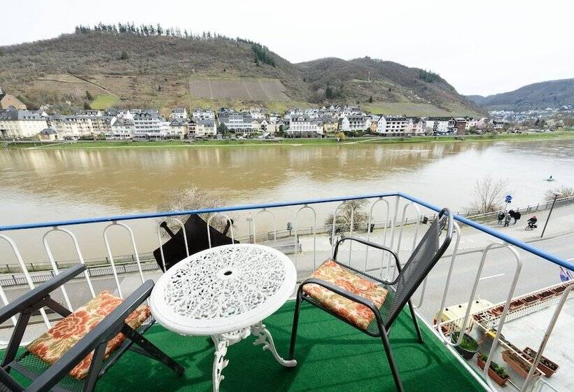 اتاق استاندارد, Burg Hotel Cochem