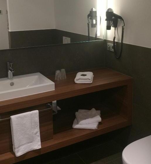 발코니 스탠다드 싱글 룸, Fairotel