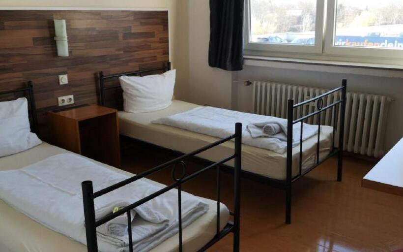 带共用浴室的标准房间, Gz Hostel Bonn