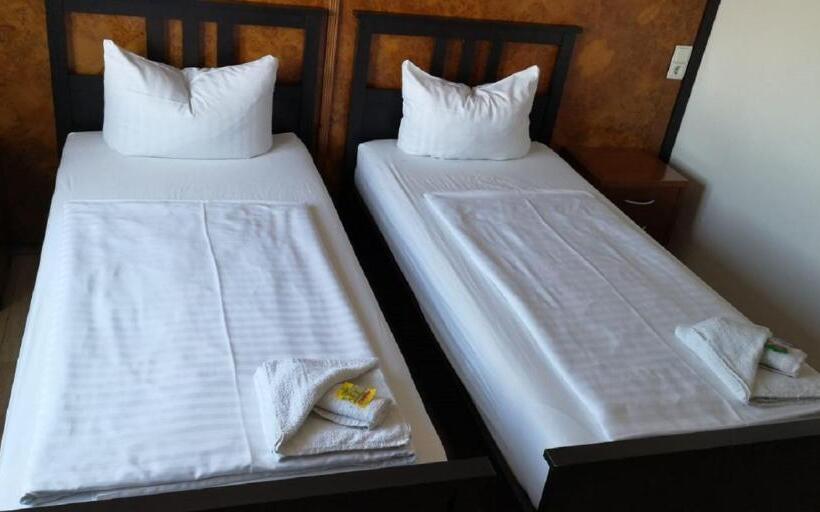 带共用浴室的标准房间, Gz Hostel Bonn