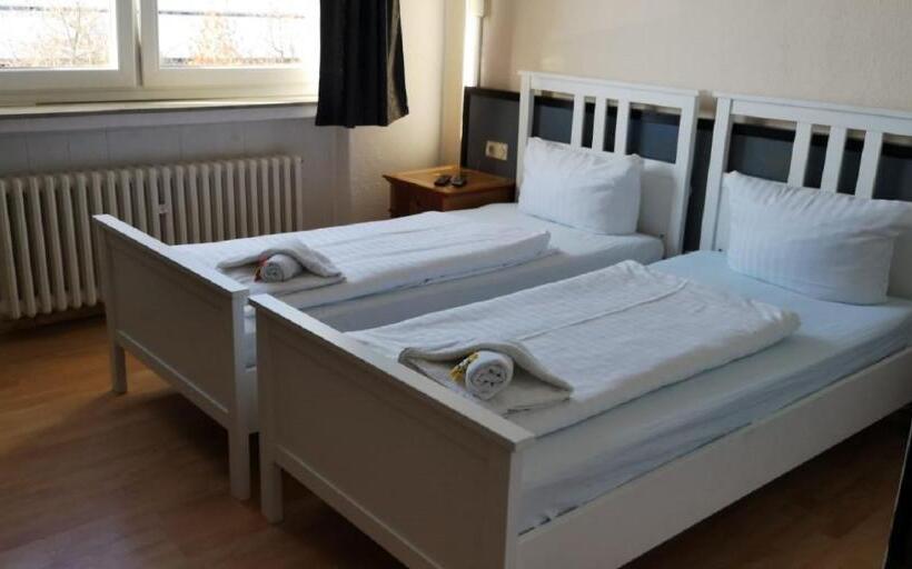 带共用浴室的标准房间, Gz Hostel Bonn