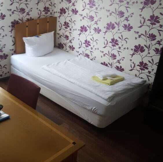 标准单人间共用浴室, Gz Hostel Bonn