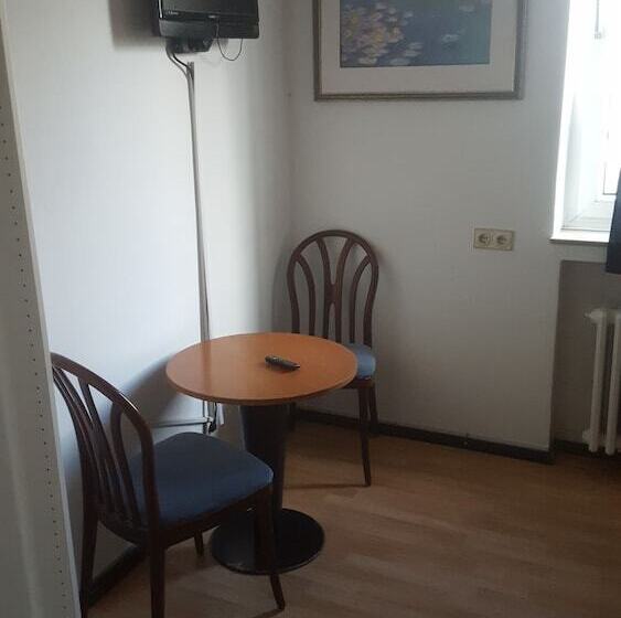 Номер Стандарт Совместная Ванная, Gz Hostel Bonn