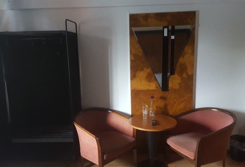 带共用浴室的标准房间, Gz Hostel Bonn